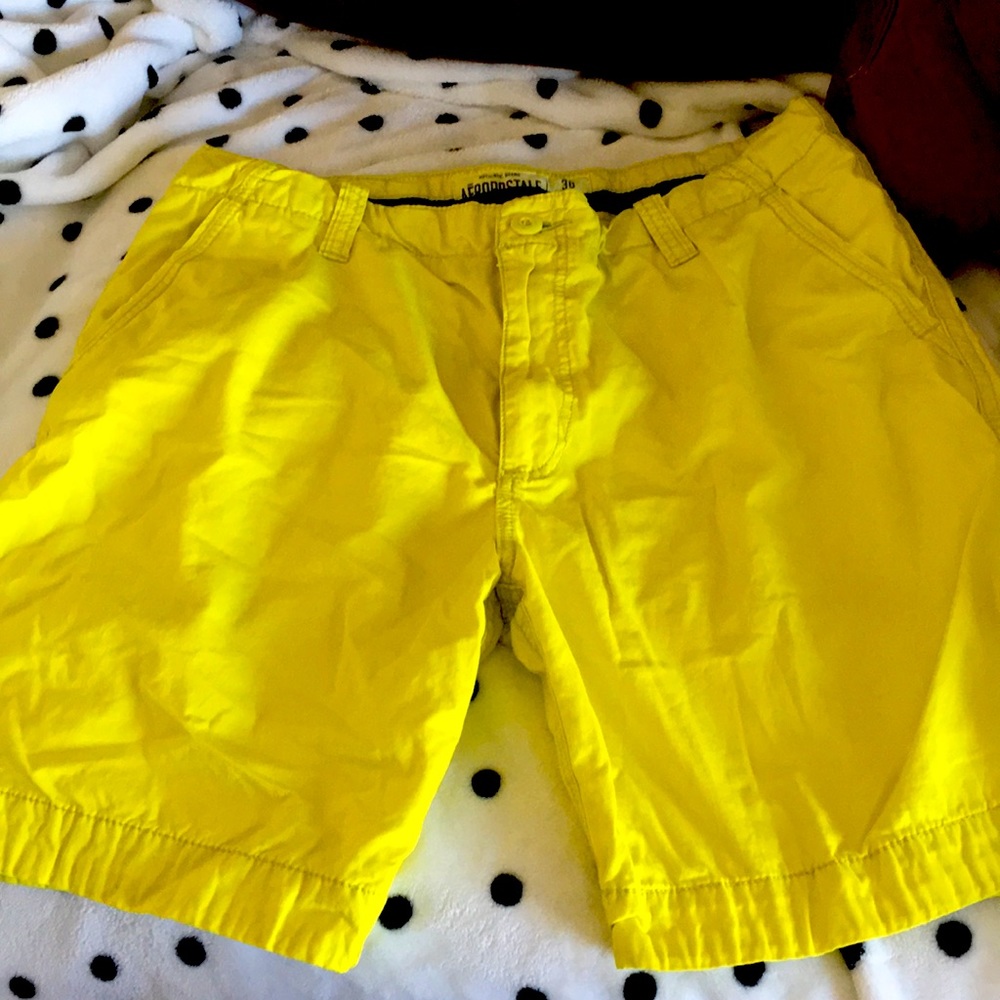 Men’s size 38 aero shorts